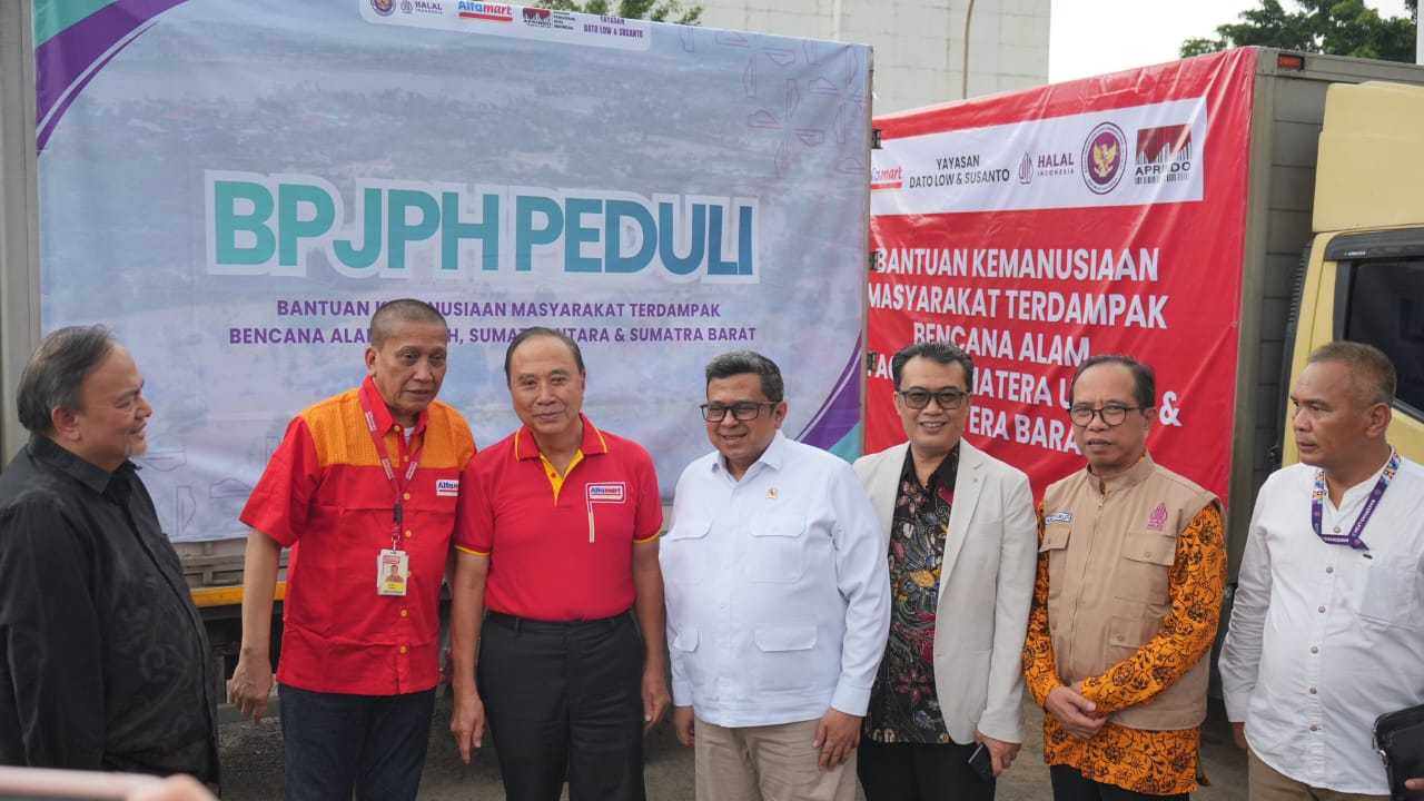 Hari ini, BPJPH & Alfamart Kirimkan 10 Truk Bantuan Kemanusiaan ke Aceh